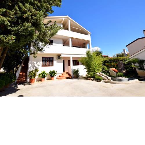 Apartment Jolanka
