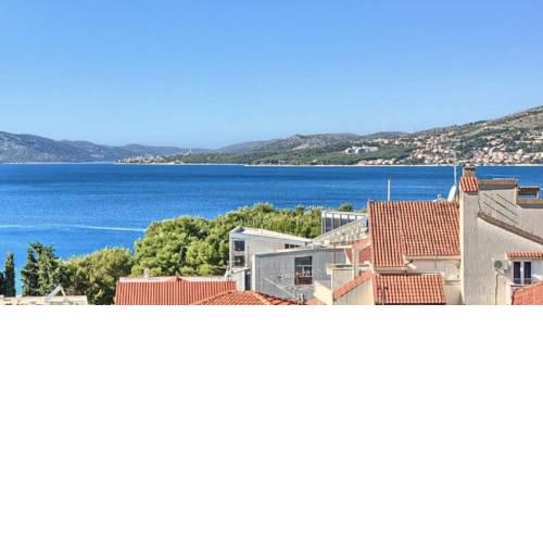 Apartment Matej seaview with swimming pool