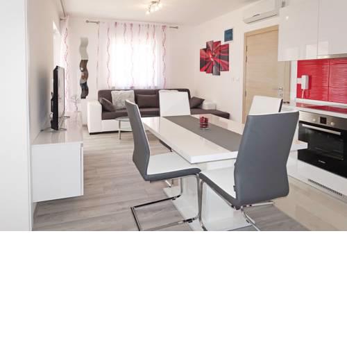 Apartment Karavona 1