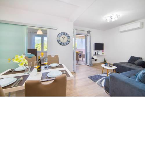 Apartment Karlo - Ploče, Croatia