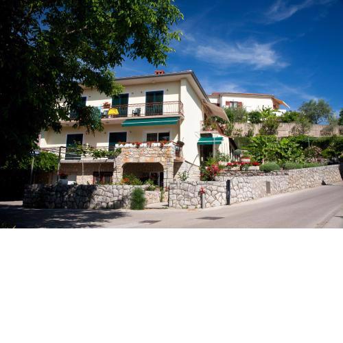 Apartment Karmela