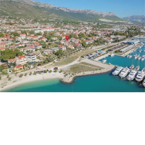 Apartment Kastel Gomilica with Sea View I