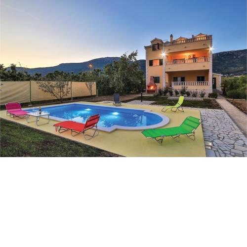 Apartment Kastel Luksic with Sea View IV