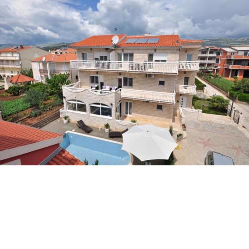 Apartment Kastel Stafilic 6118b
