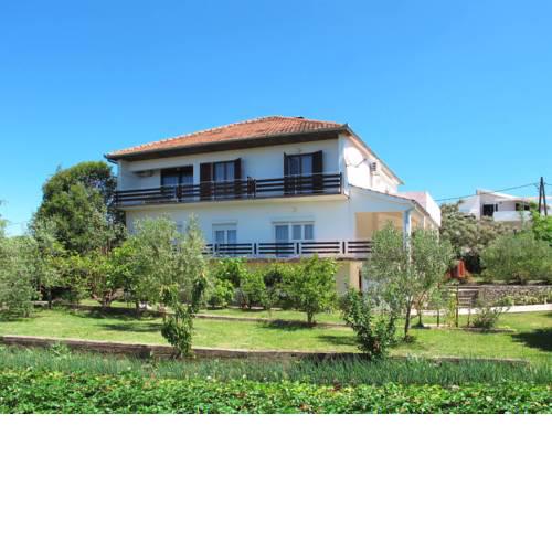 Apartment Katic (ZAD300)