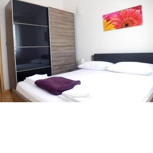 Apartment Klenovica 15987b