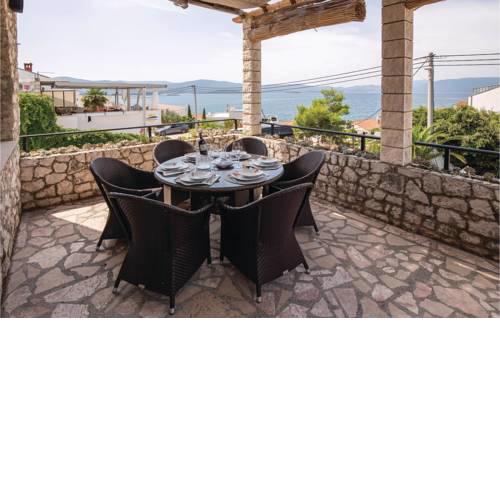 Apartment Komarna Cr