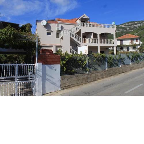 Apartment Komiza 8911a