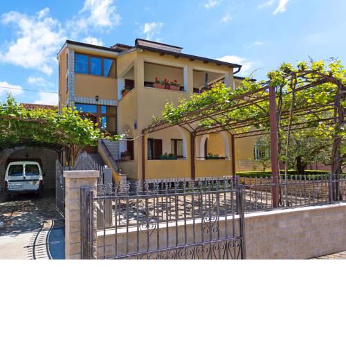 Apartment Korelic Green Garden