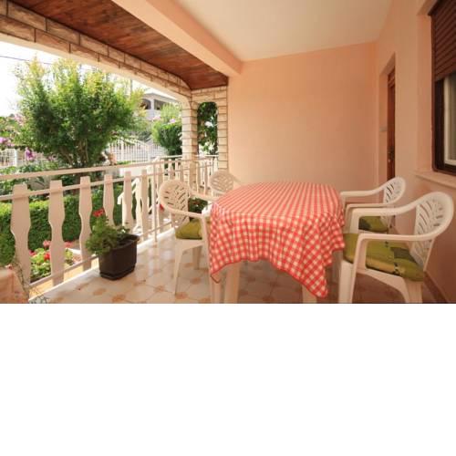 Apartment Kukljica 8237b