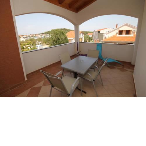Apartment Kukljica 8253c