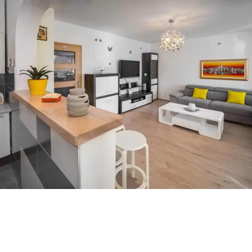 Apartment Lav
