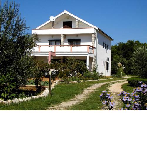 Apartment Ljiljana
