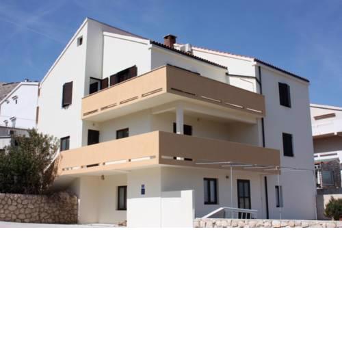 Apartment Lora
