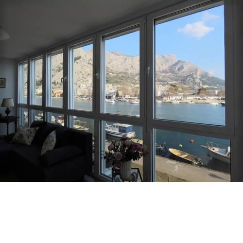 Apartment Lora
