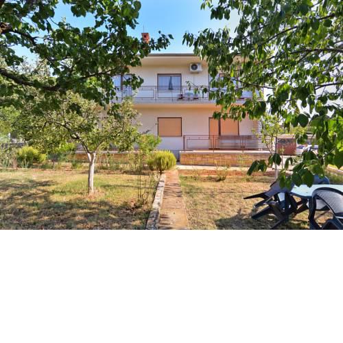 Apartment Loris 1947