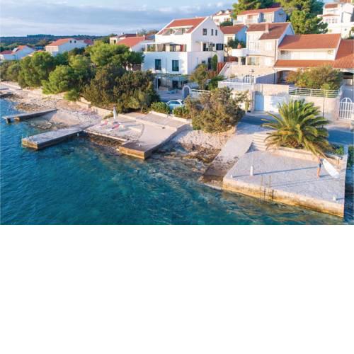 Apartment Loviste Loviste II