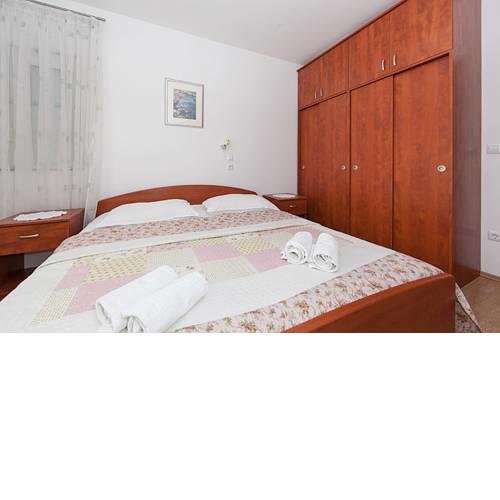 Apartment Lovre Baska Voda