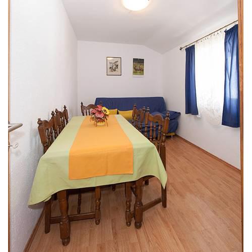 Apartment Lovre Topic