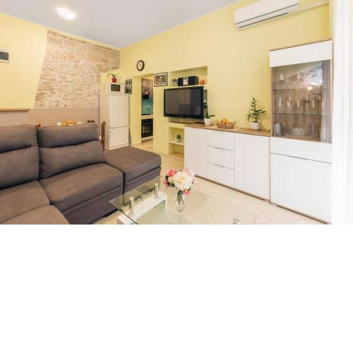 APARTMENT LUBINA