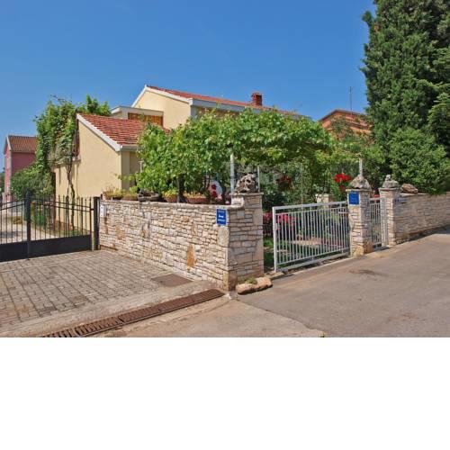 Apartment Luka 953