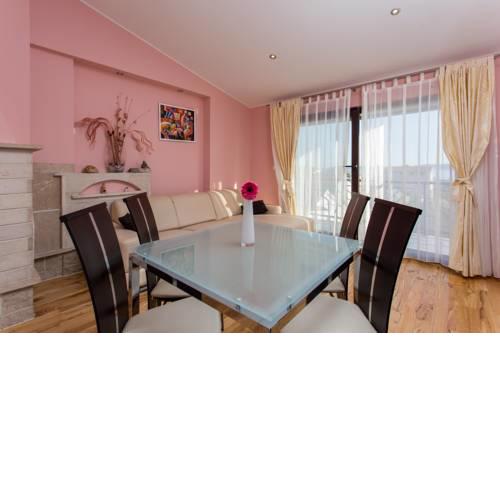 Apartment Luka