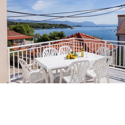 Apartment Lumbarda 10049a