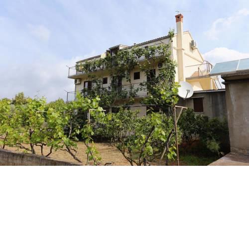Apartment Lumbarda 4411b