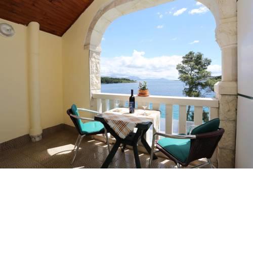 Apartment Lumbarda 4430b