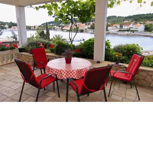 Apartment Lumbarda 576a