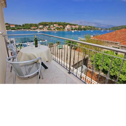 Apartment Lumbarda 9303a