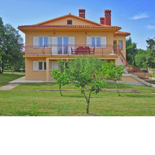 Apartment Macini (ROJ466)