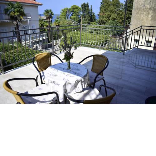 Apartment Maestral