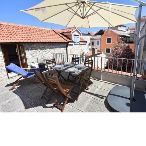 Apartment Maja Betina