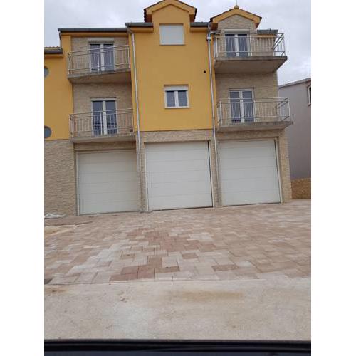 Apartment Maja Tisno