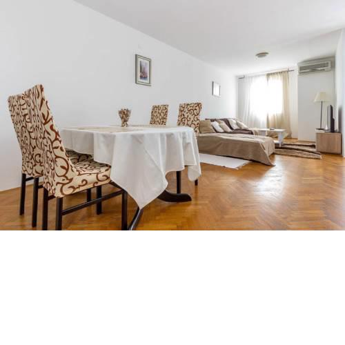 Apartment Maja