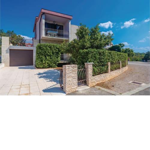 Apartment Mali Dol II