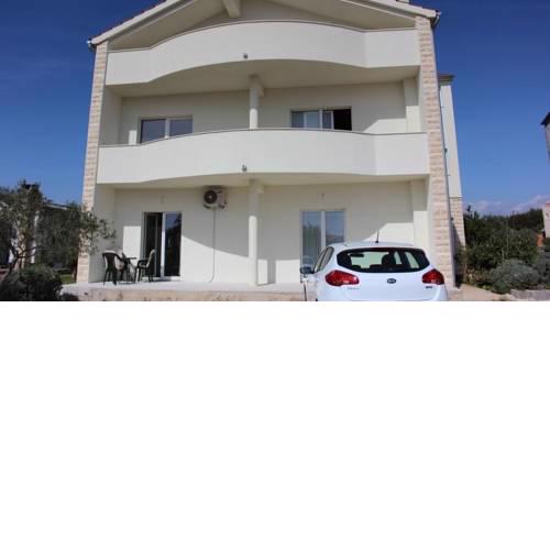 Apartment Maras