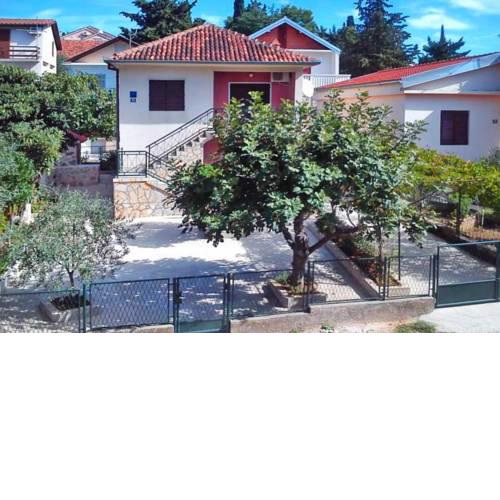 Apartment MARINA Pirovac - CDN041010-DYA