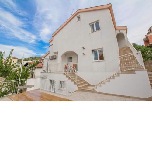 Apartment Mastrinka 11283c