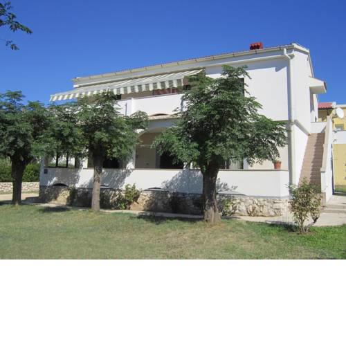 Relaxing Apartment in Pag Dalmatia, Croatia