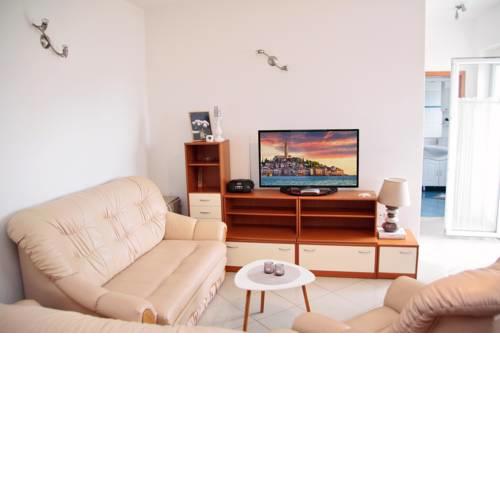 Apartment Matika, terrace apartment 10 minutes walk from center