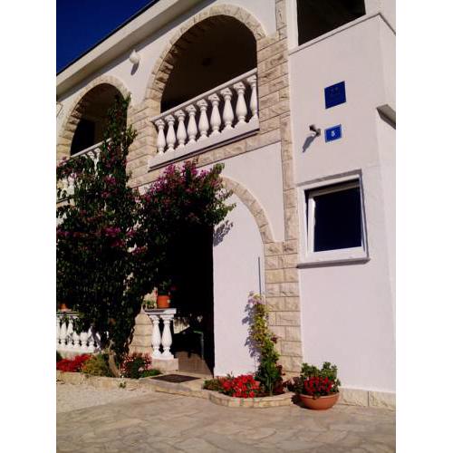 Apartment Megy