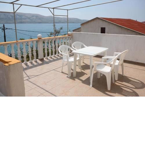 Apartment Metajna 6352b