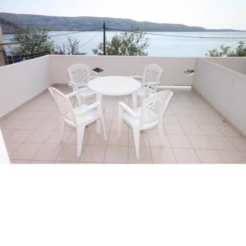 Apartment Metajna 6379a