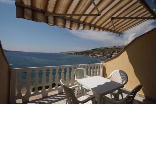 Apartment Metajna 6497f