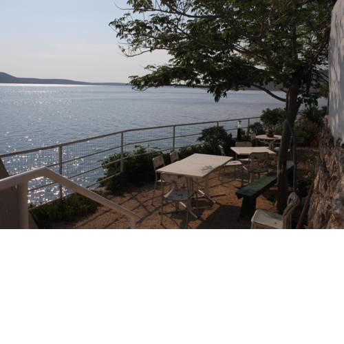 Apartment Metajna 6521b