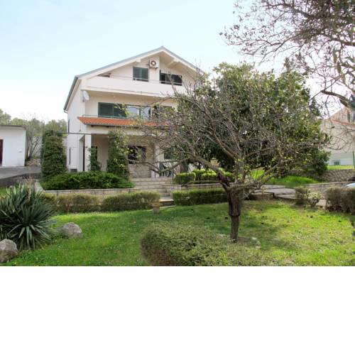 Apartment Mia (ZAD306)