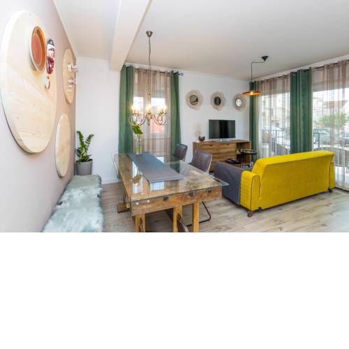 Apartment Milana with privat pool & garden, 300m from beach