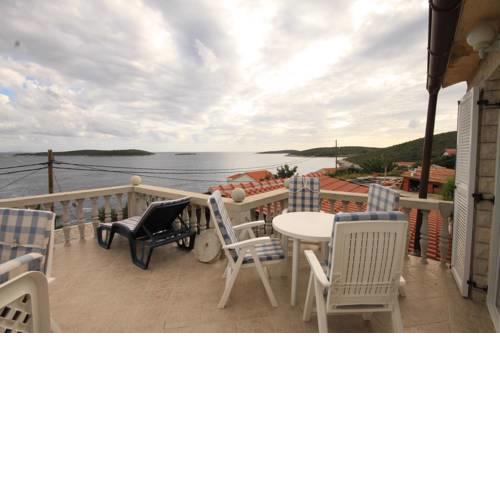 Apartment Milna 8917c